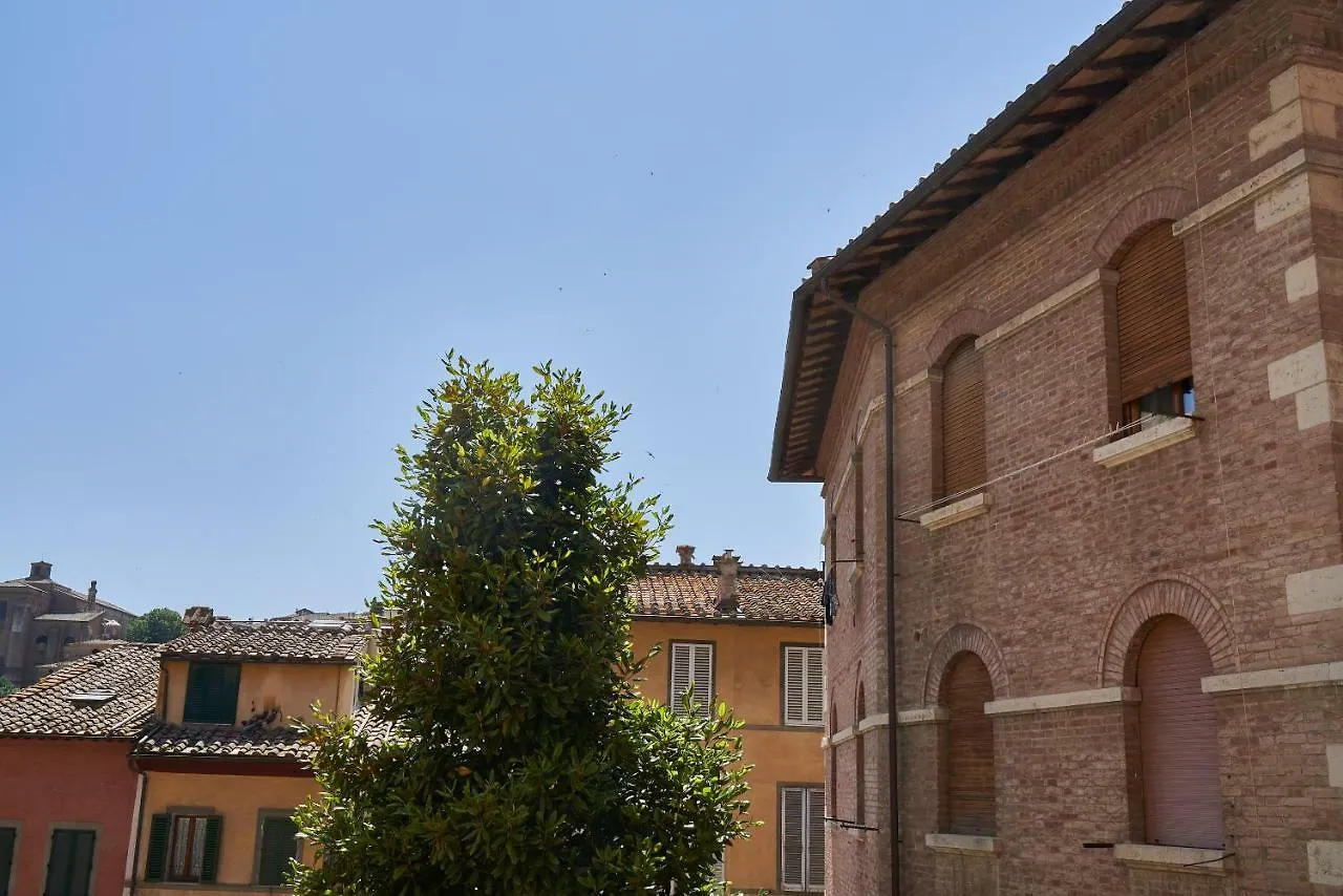 Sergio'S House Siena 0*,